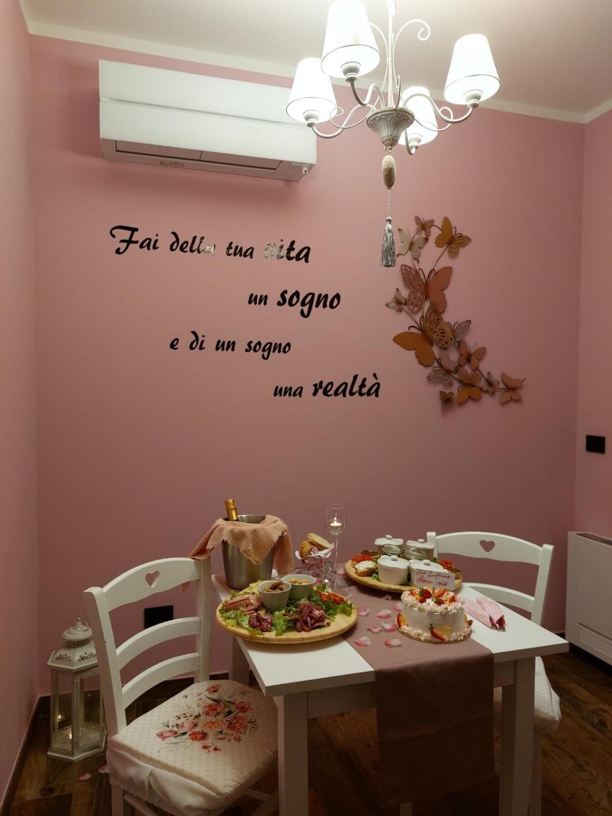 B&B La Casa nella Roccia Villanova del Battista Esterno foto